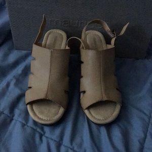Maurice’s eden stud block heel never worn tan